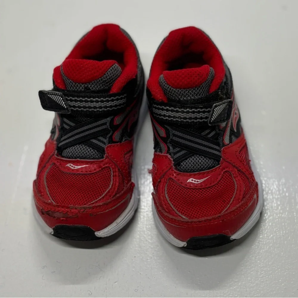 Saucony Kids Red Black Running Sneakers Size 6M Hook & Loop Shoes